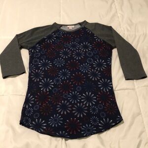 LuLaRoe Randy T-shirt. Multi colored